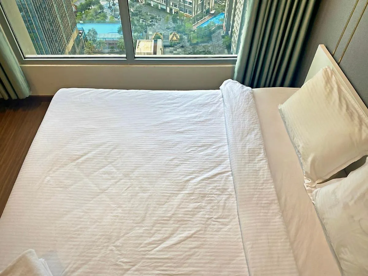 Deluxe 3Br Apartment- Vinhomes Central Park Ho Chi Minh City 0*,  Vietnam
